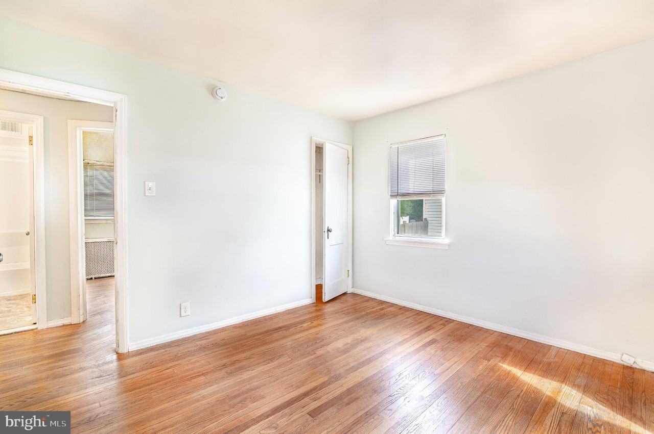 1120 Howard Ave #A - Photo 5 of 23