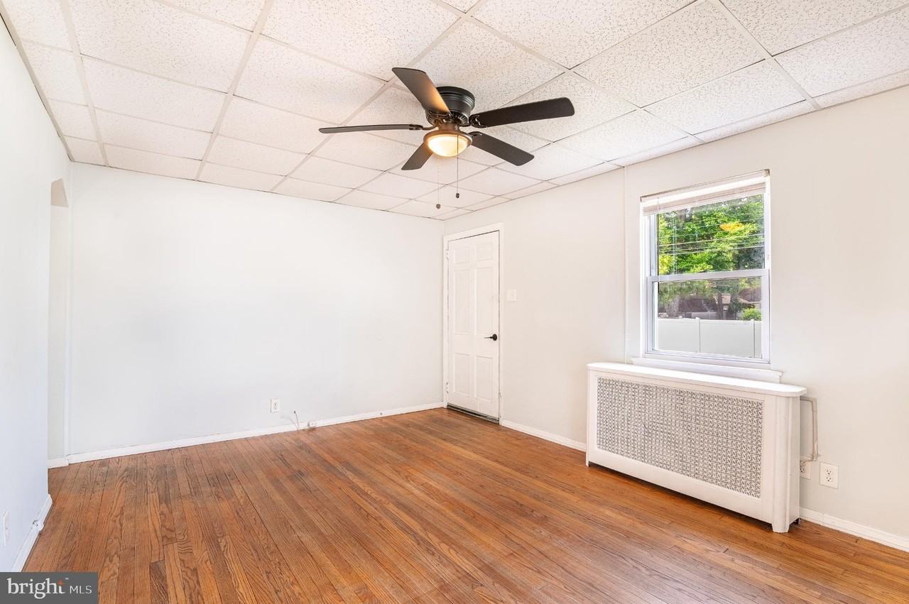 1120 Howard Ave #A - Photo 6 of 23