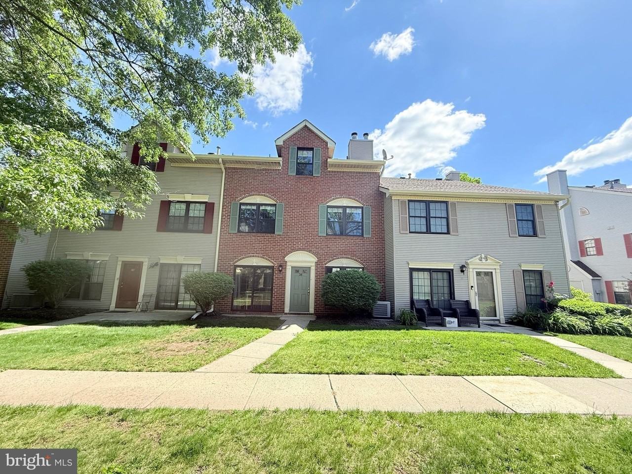 28 Drewes Ct - Photo 2 of 16