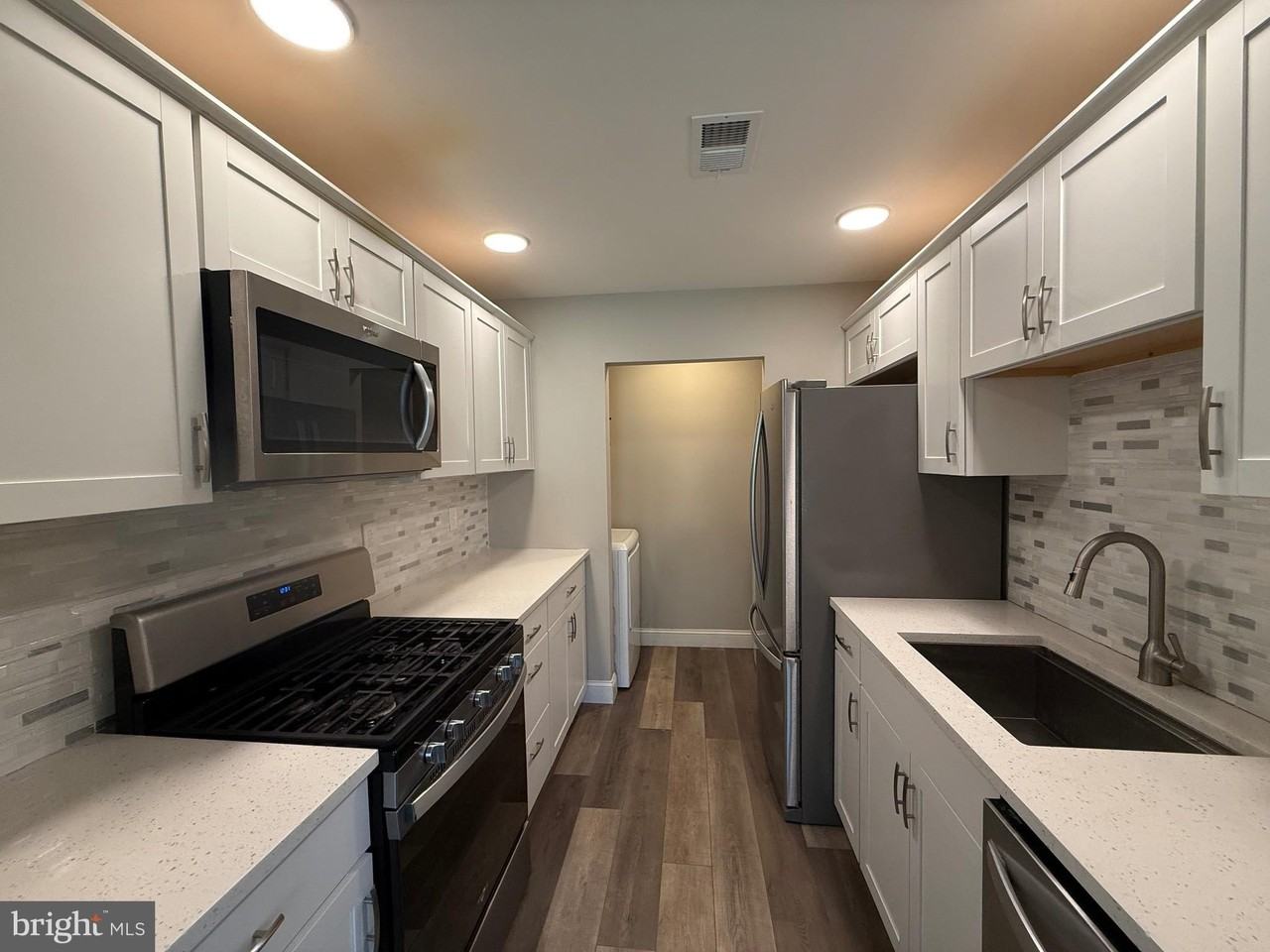 28 Drewes Ct - Photo 3 of 16