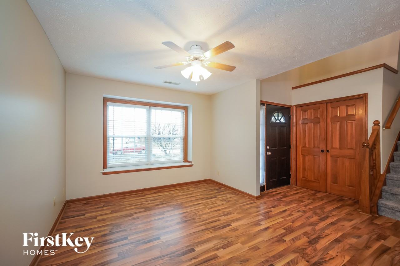 785 Hummingbird Ln - Photo 2 of 15