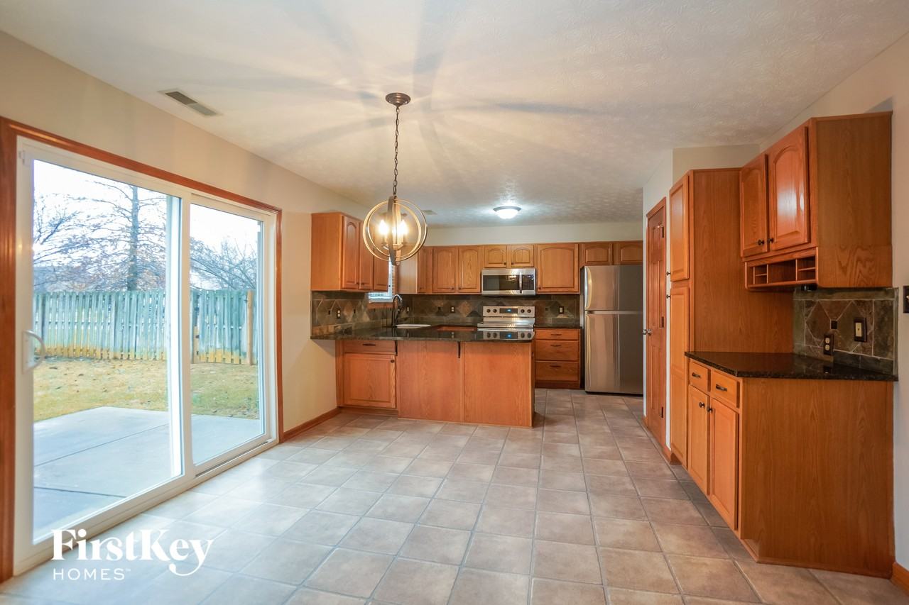 785 Hummingbird Ln - Photo 4 of 15