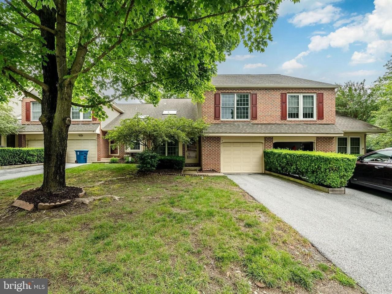 9 Oak Leaf Ln - Photo 2 of 32