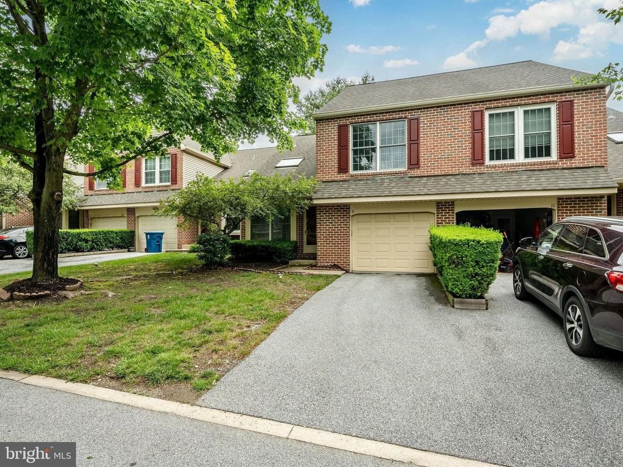 9 Oak Leaf Ln - Photo 3 of 32