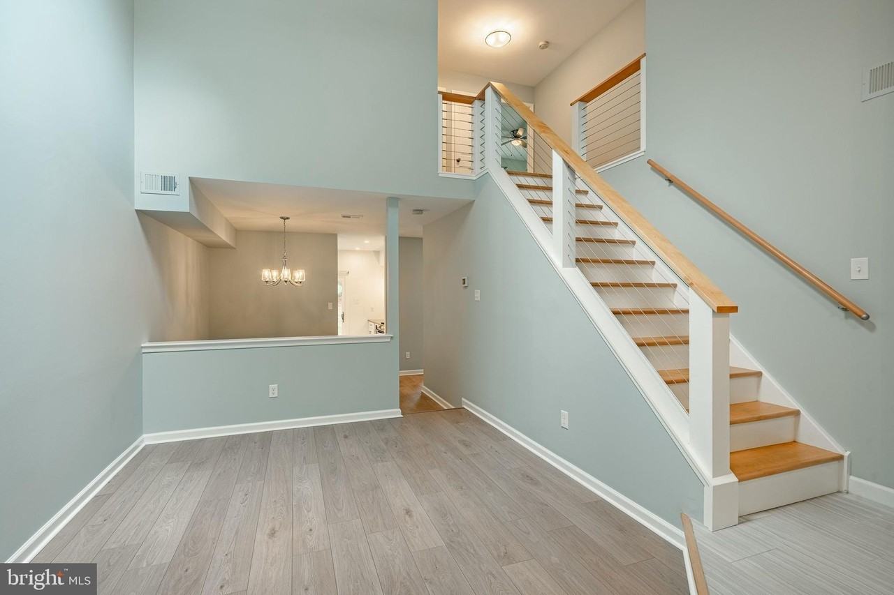 9 Oak Leaf Ln - Photo 4 of 32