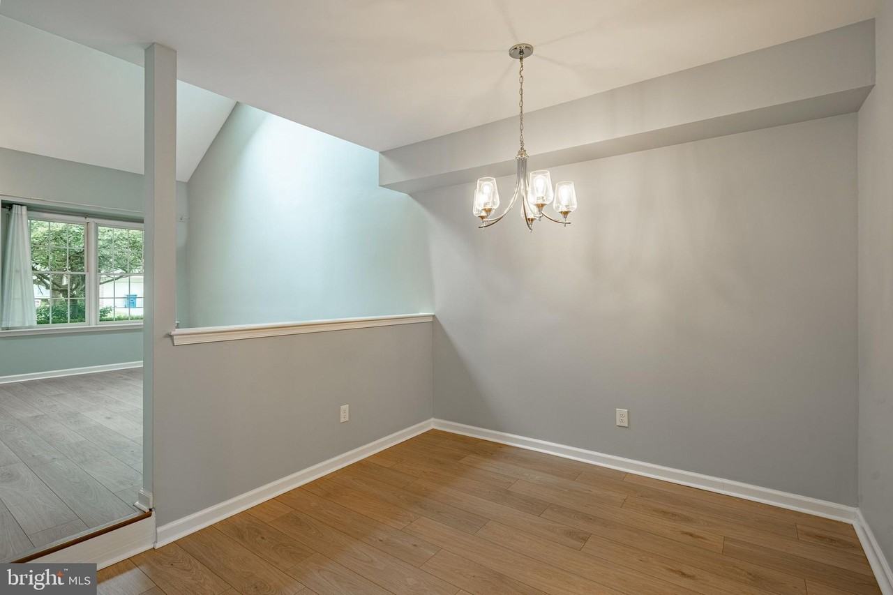 9 Oak Leaf Ln - Photo 7 of 32