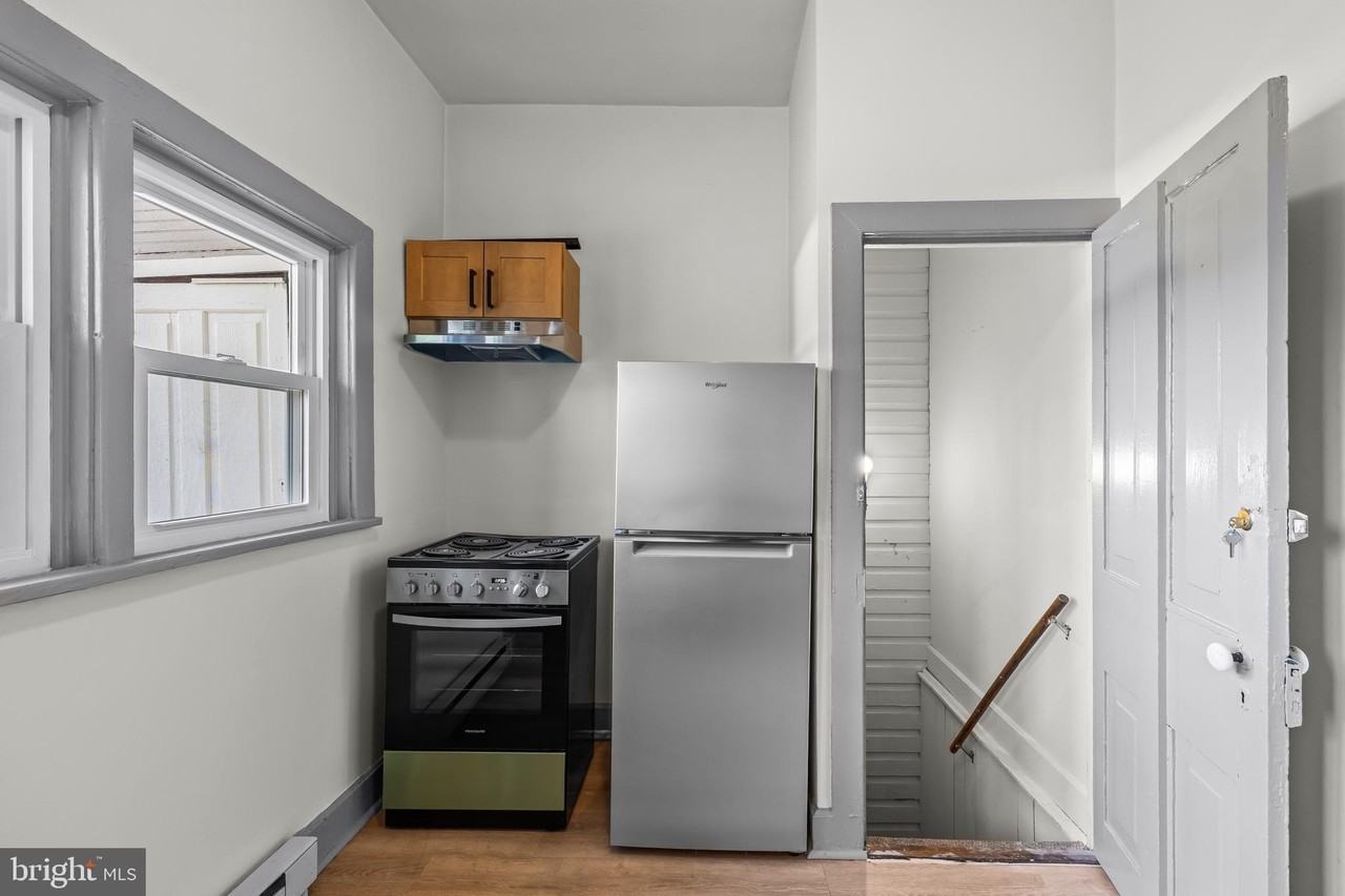 531 Walton St #4 - Photo 5 of 16