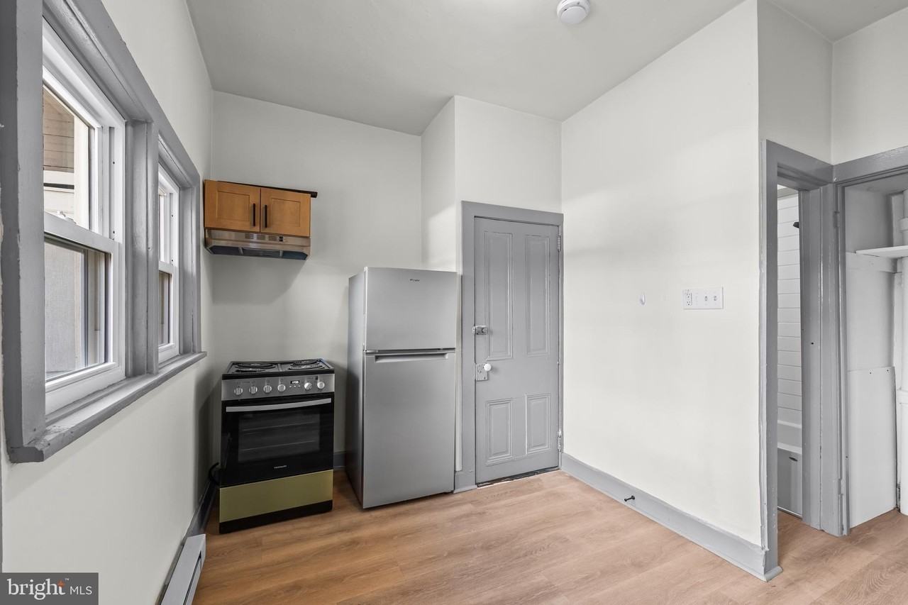 531 Walton St #4 - Photo 6 of 16