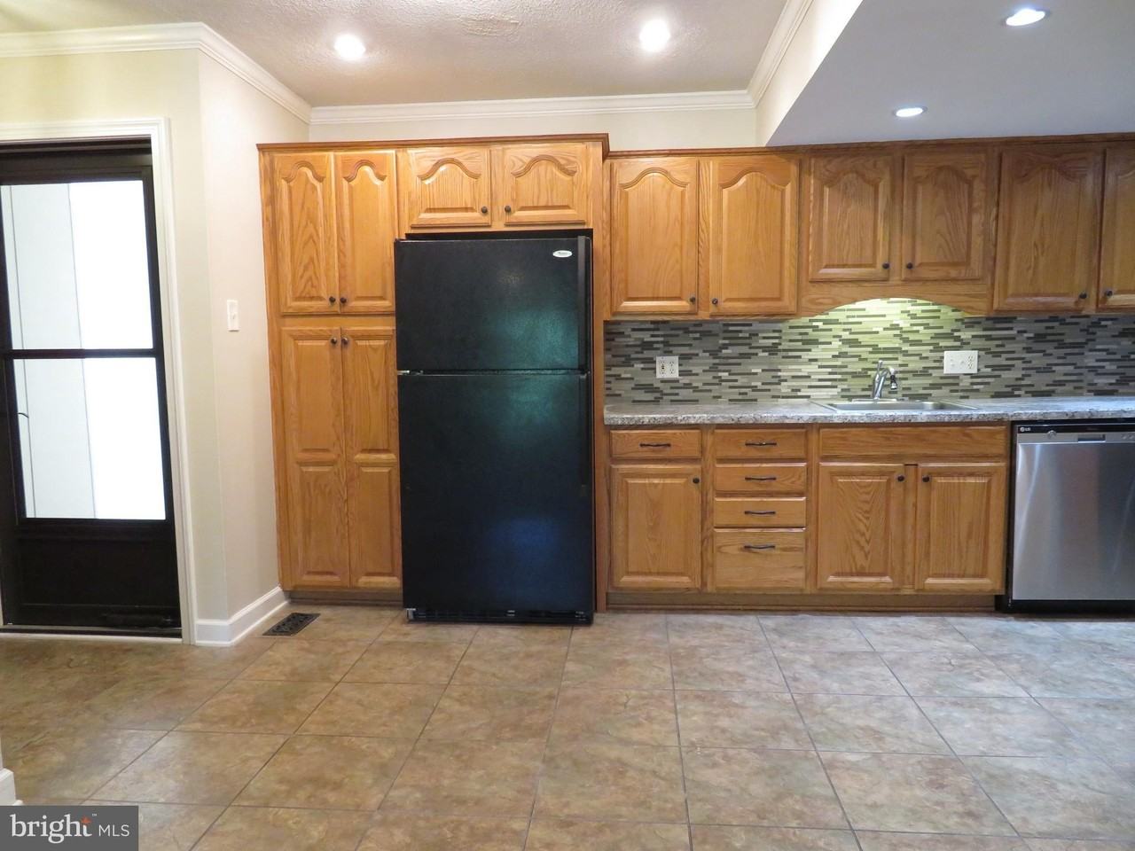 126 Berwick Pl #23B - Photo 5 of 23