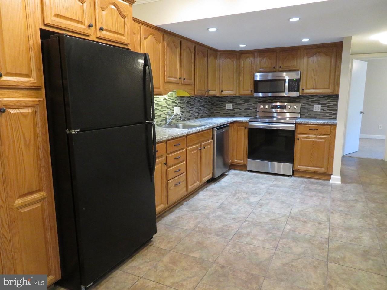 126 Berwick Pl #23B - Photo 6 of 23