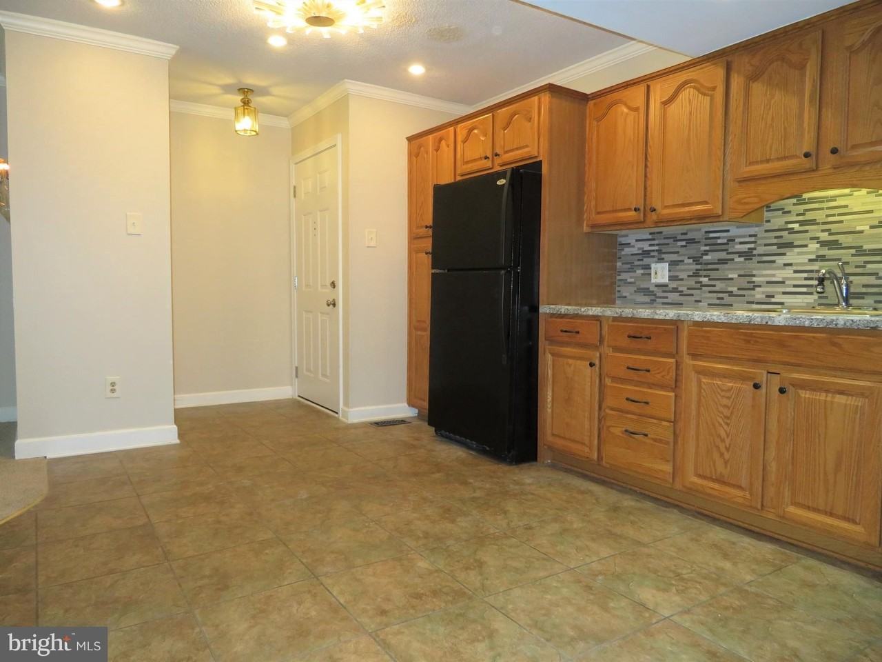 126 Berwick Pl #23B - Photo 7 of 23