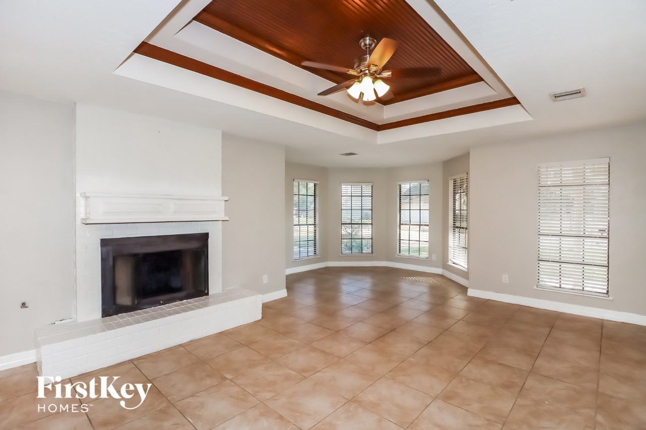 6611 Gleneagles Dr - Photo 3 of 15