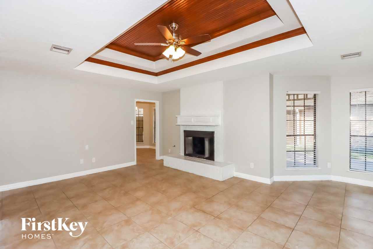 6611 Gleneagles Dr - Photo 4 of 15