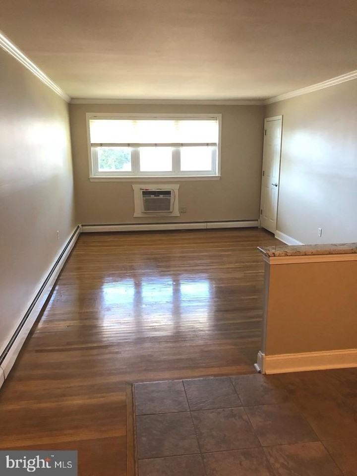 9317 Cottage St #1stFL - Photo 2 of 9
