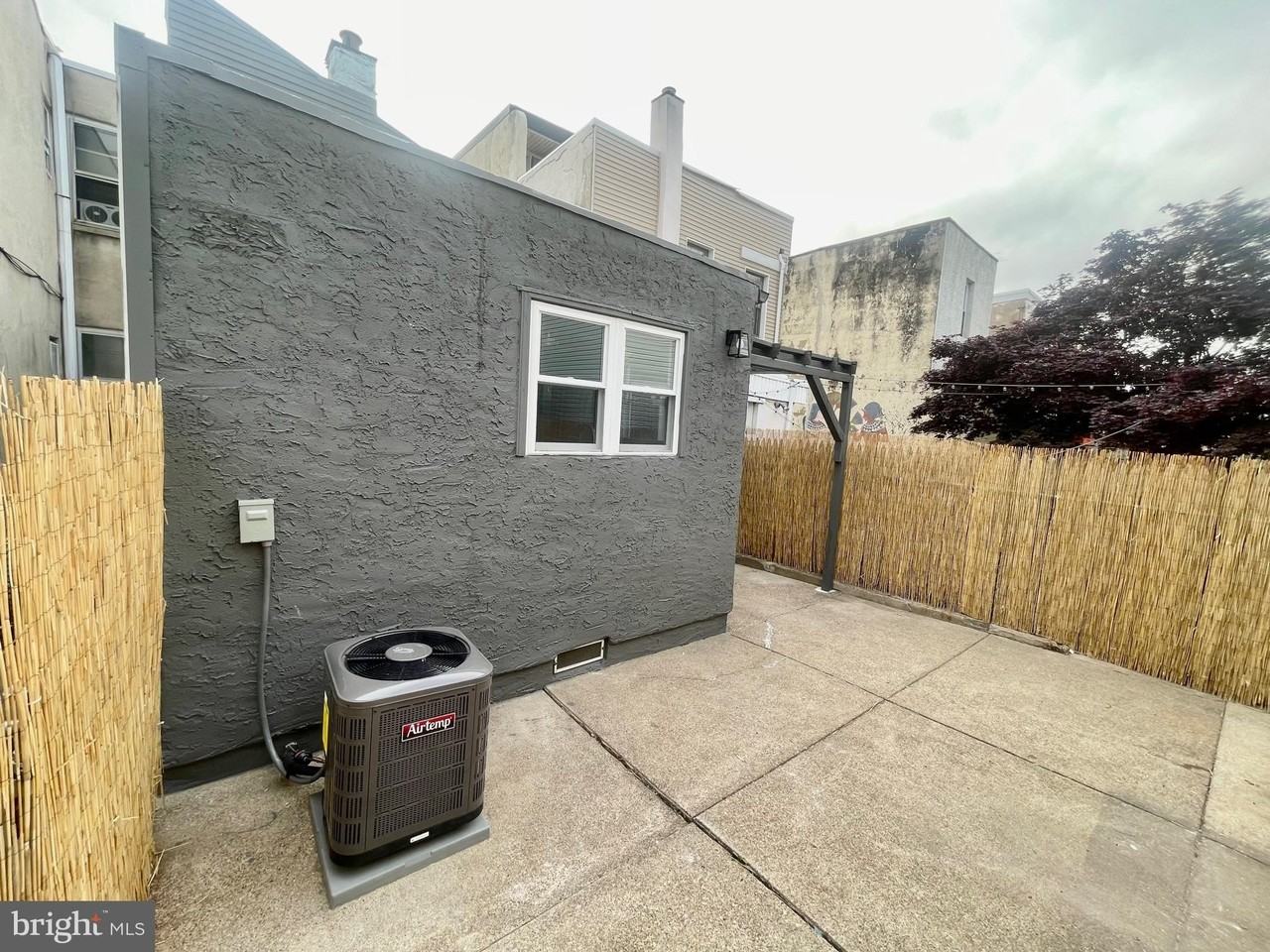 2622 E Somerset St - Photo 2 of 29