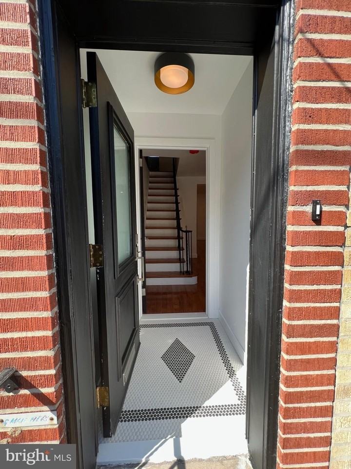 2622 E Somerset St - Photo 7 of 29