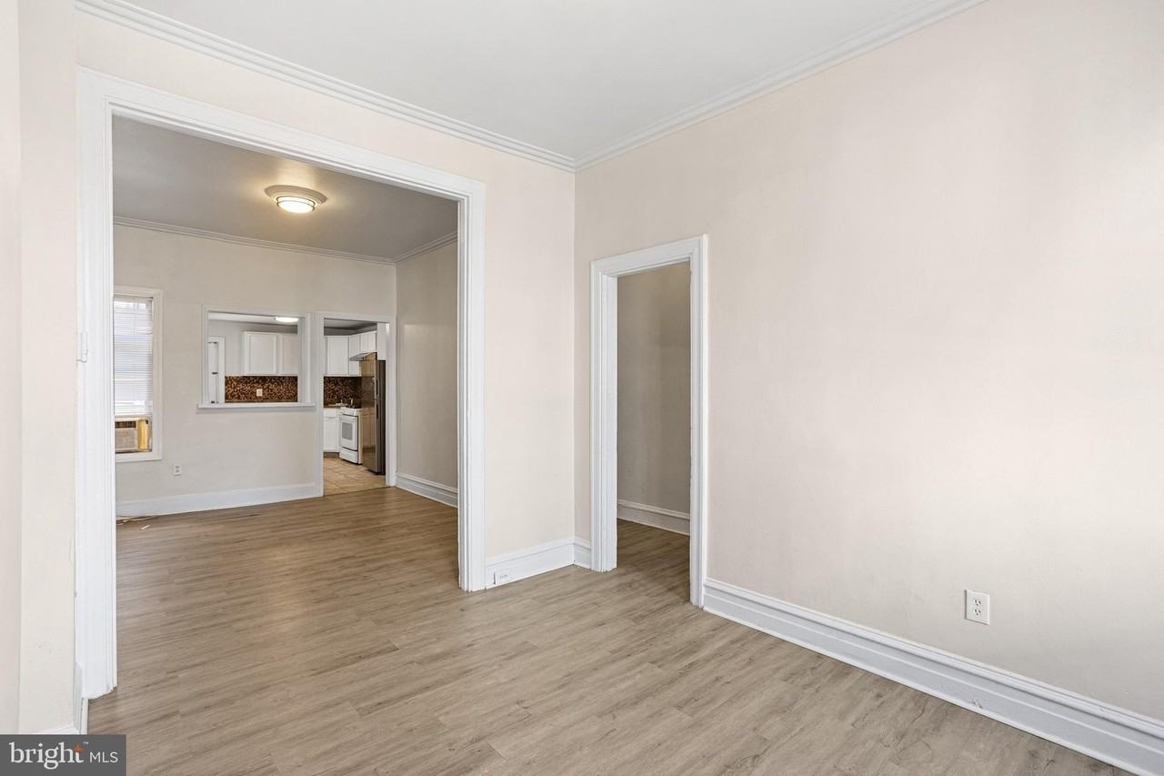 2420 W Jefferson St - Photo 2 of 15