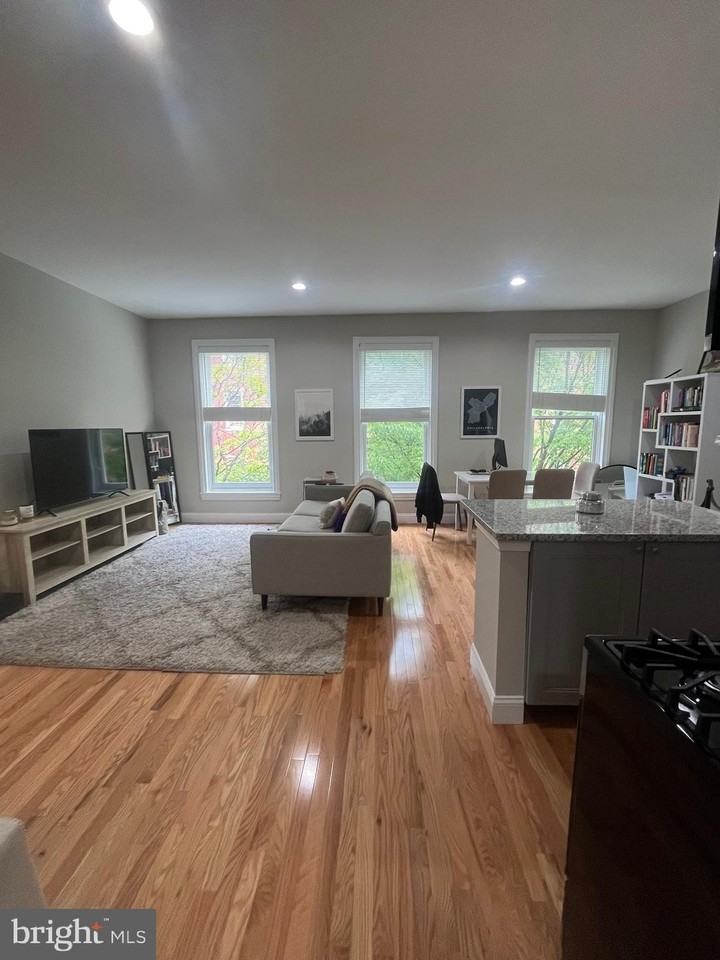 1820 Pine St #3F - Photo 2 of 17