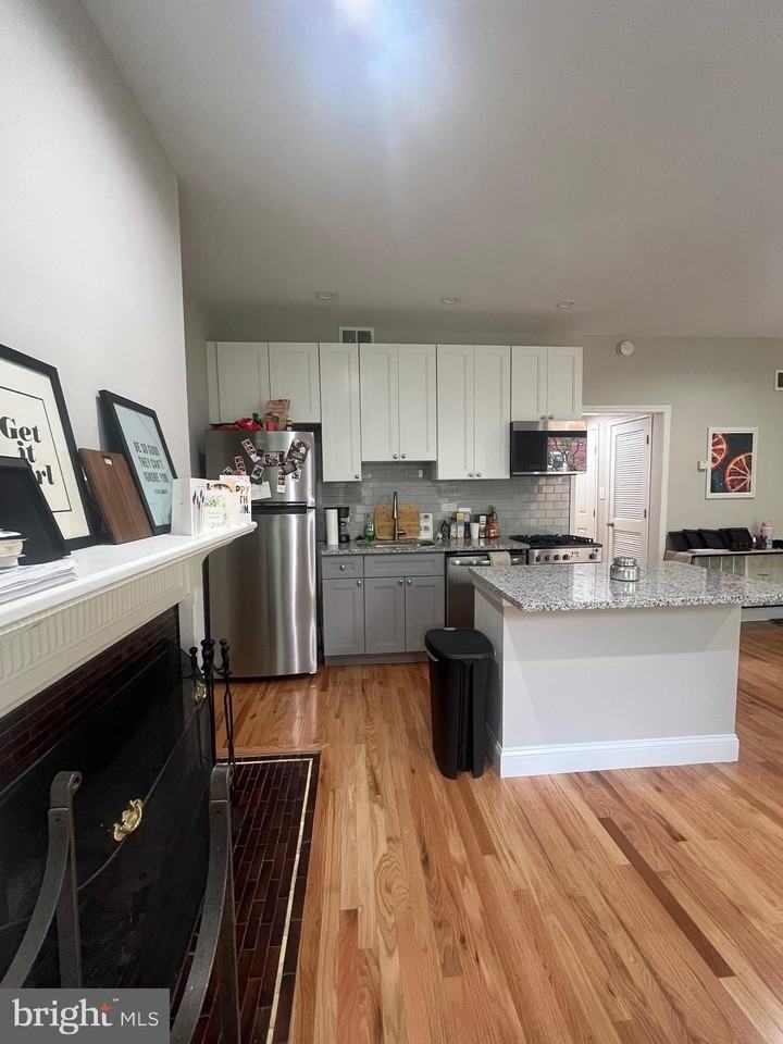 1820 Pine St #3F - Photo 6 of 17