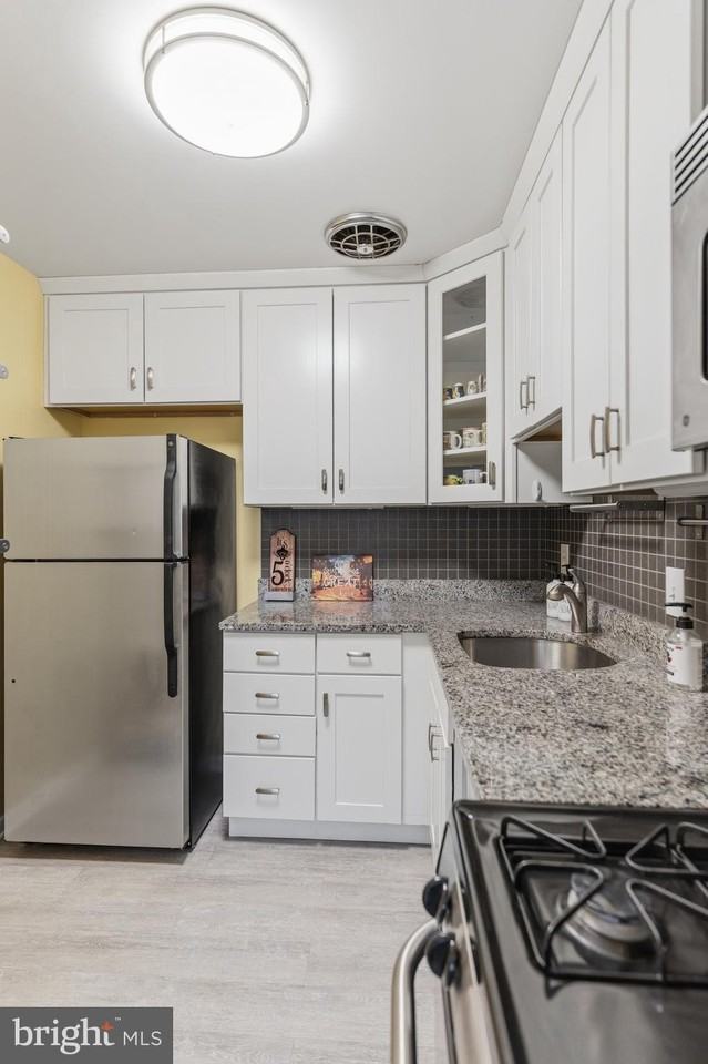 4371 Cherry Hill Rd #204 - Photo 7 of 17