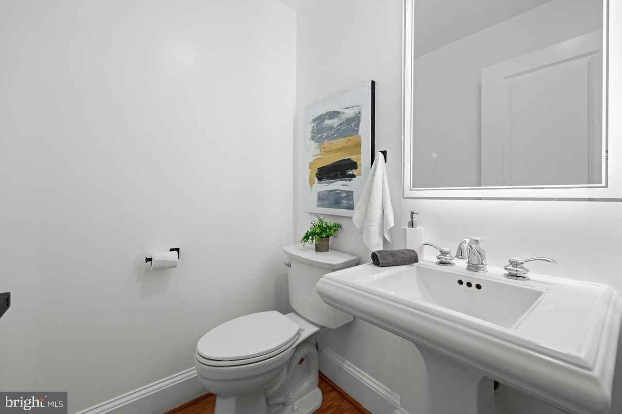 522 N Royal St - Photo 6 of 25