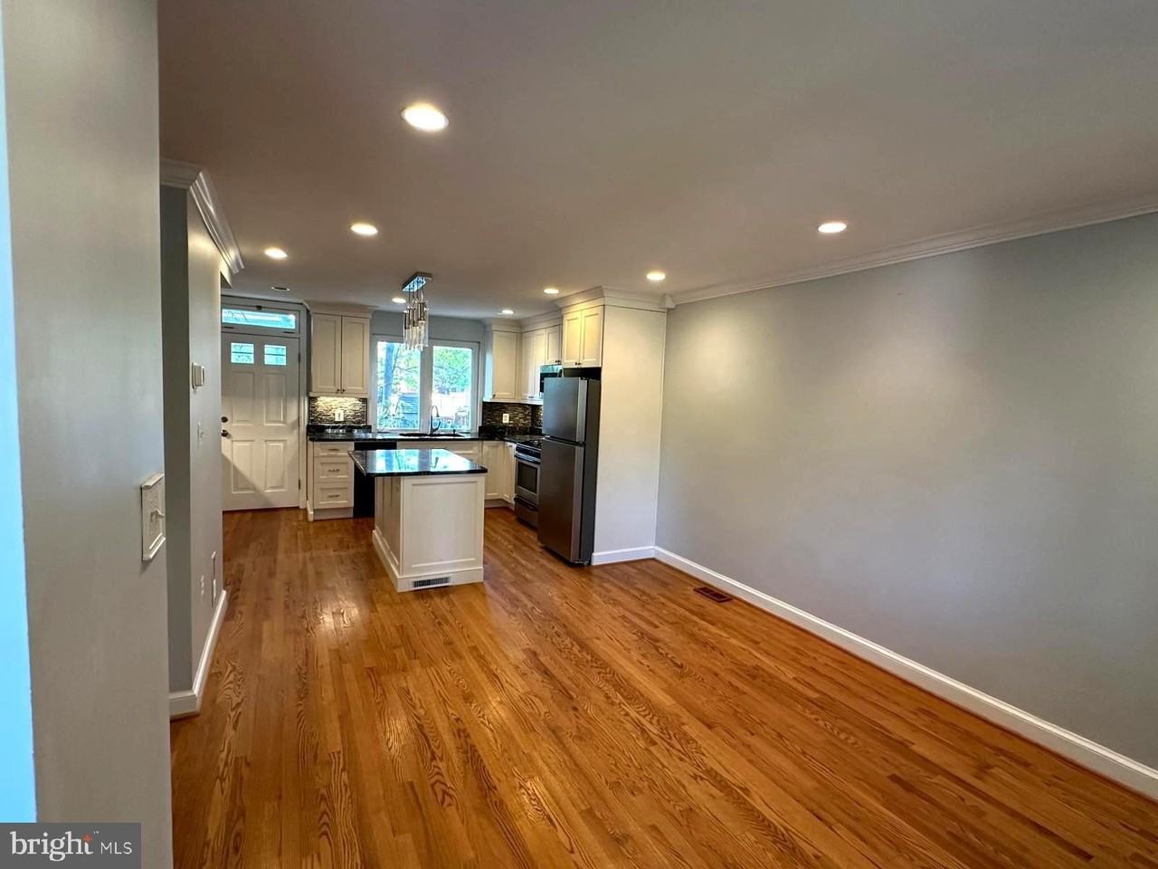 7 Clifford Ave - Photo 7 of 21