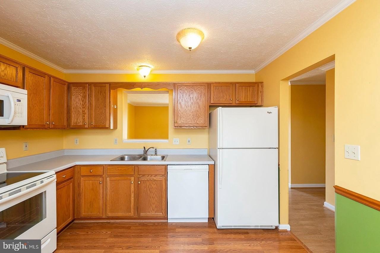 304 Chatham Sq - Photo 4 of 35
