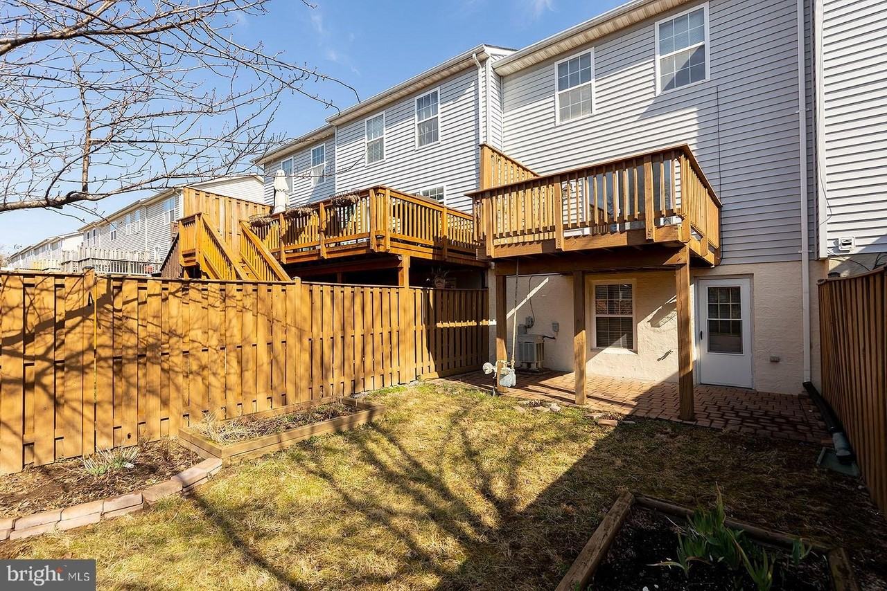 304 Chatham Sq - Photo 2 of 35