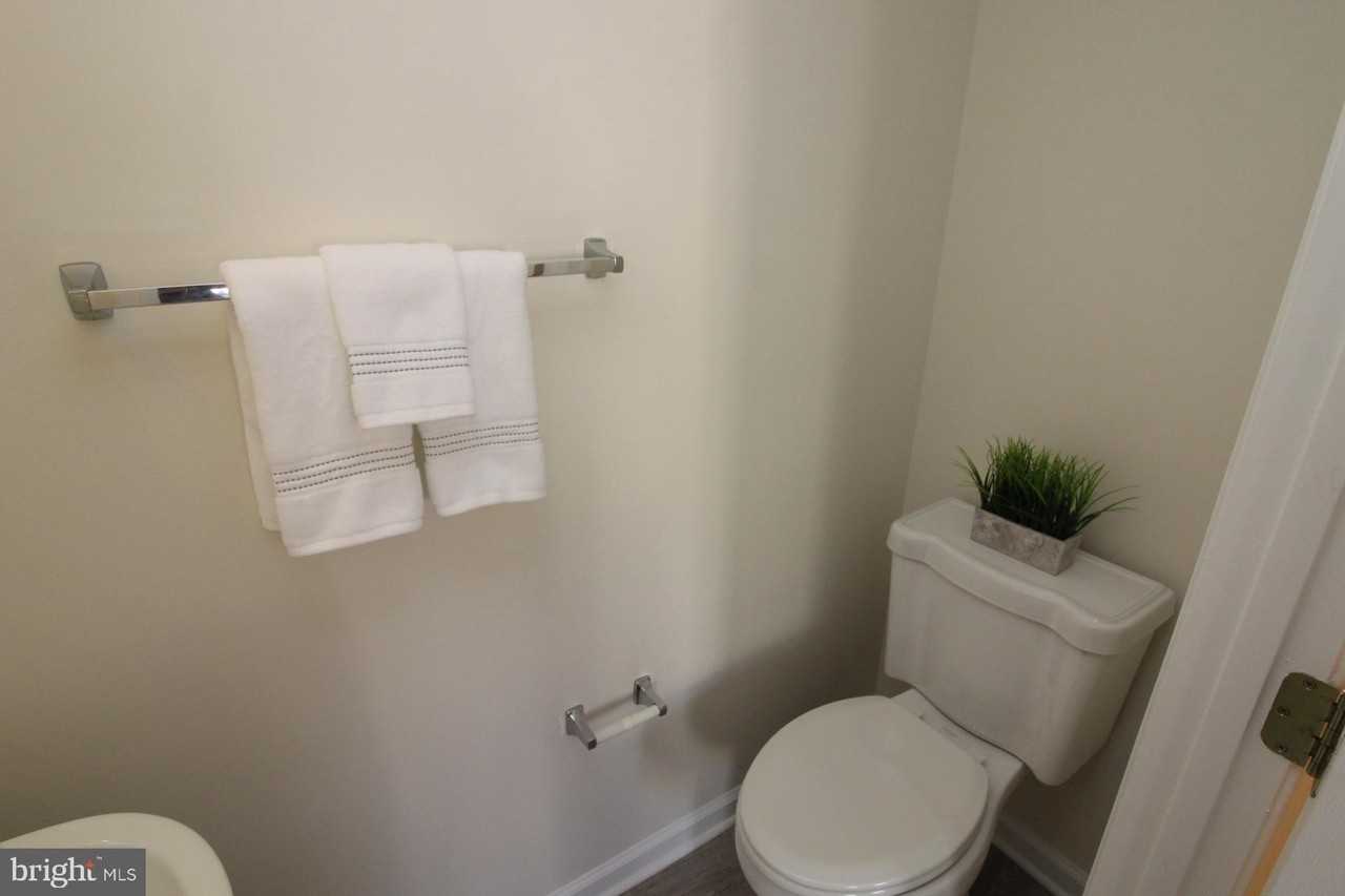6385 Michael Robert Dr - Photo 7 of 18