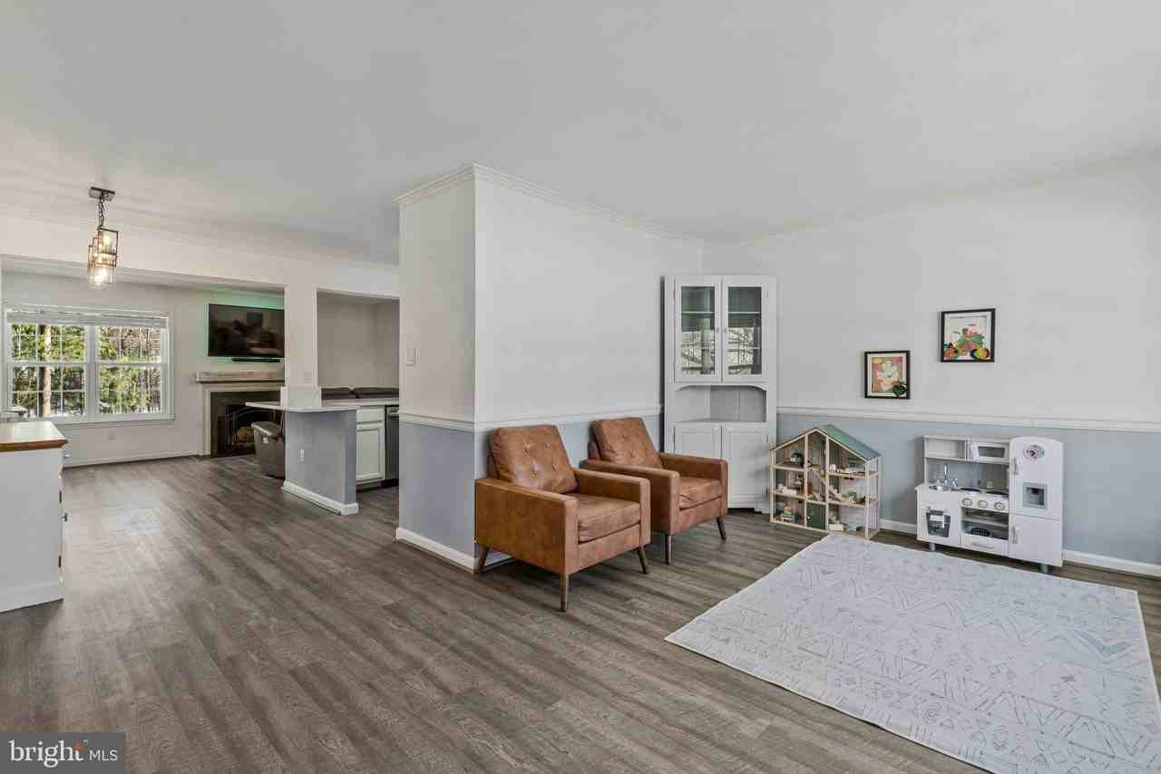 6064 Old Landing Way - Photo 4 of 24
