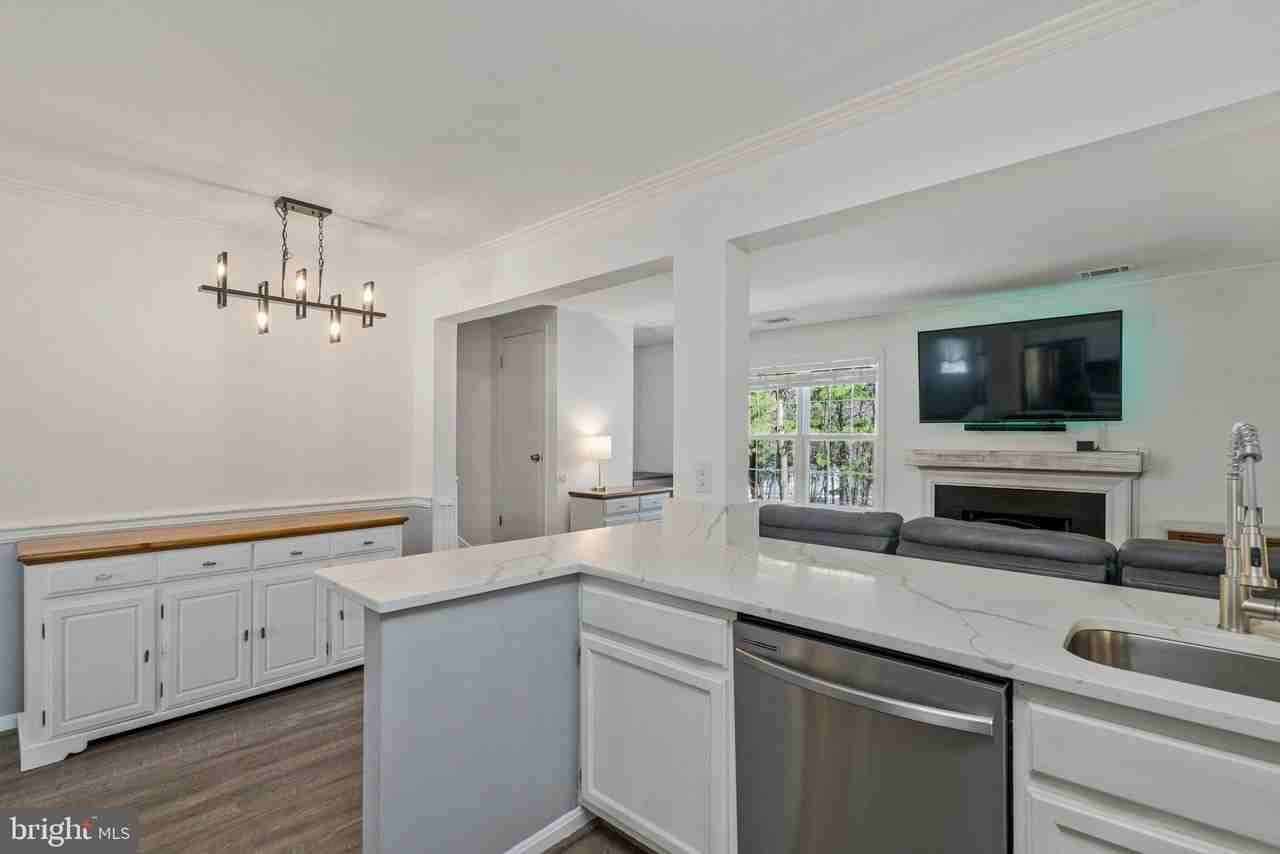 6064 Old Landing Way - Photo 5 of 24