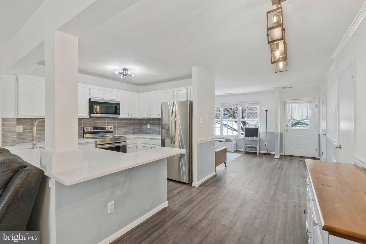 6064 Old Landing Way - Photo 7 of 24