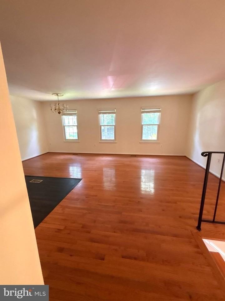 10050 Wood Sorrels Ln - Photo 6 of 20