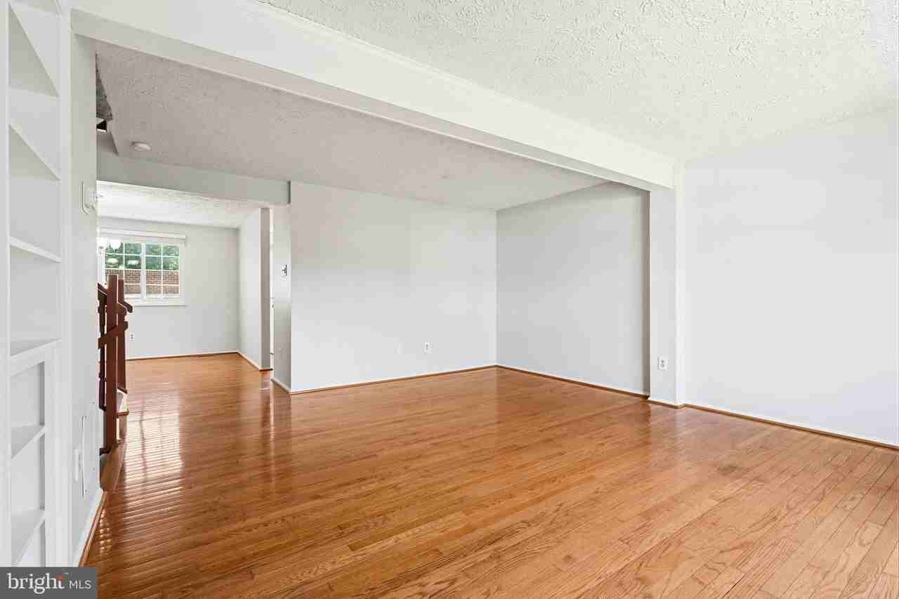 4600 Brentleigh Ct - Photo 5 of 32