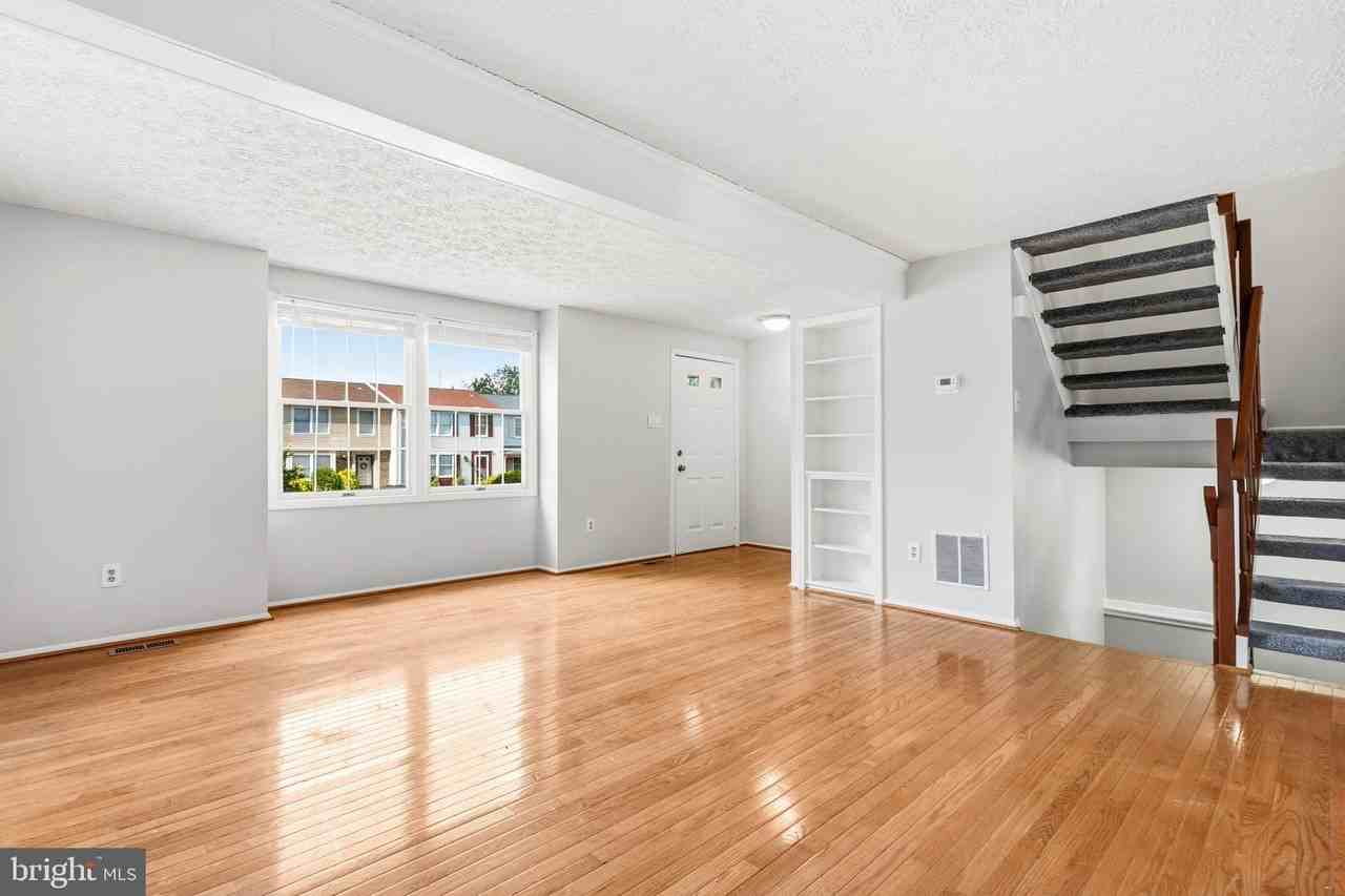4600 Brentleigh Ct - Photo 7 of 32