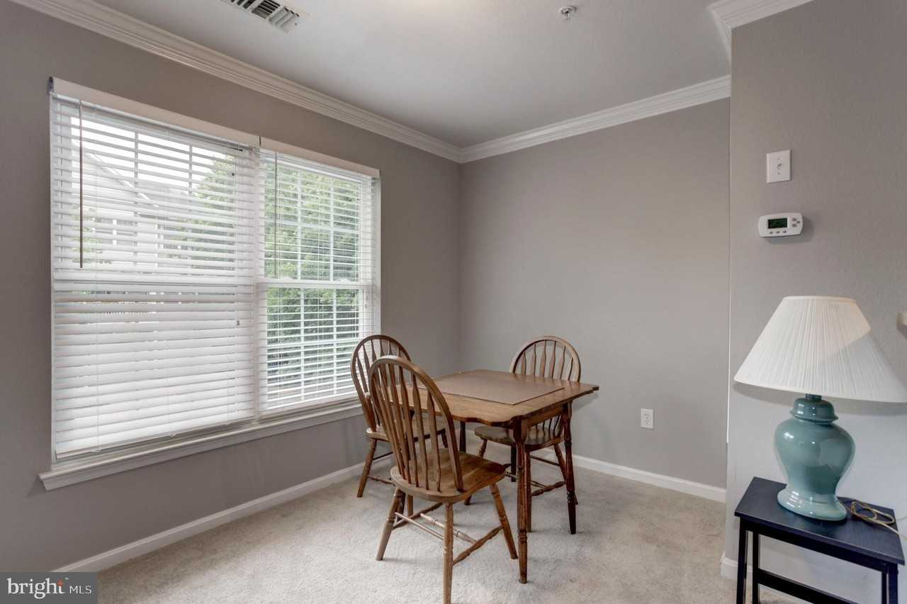 12852 Fair Briar Ln - Photo 7 of 37