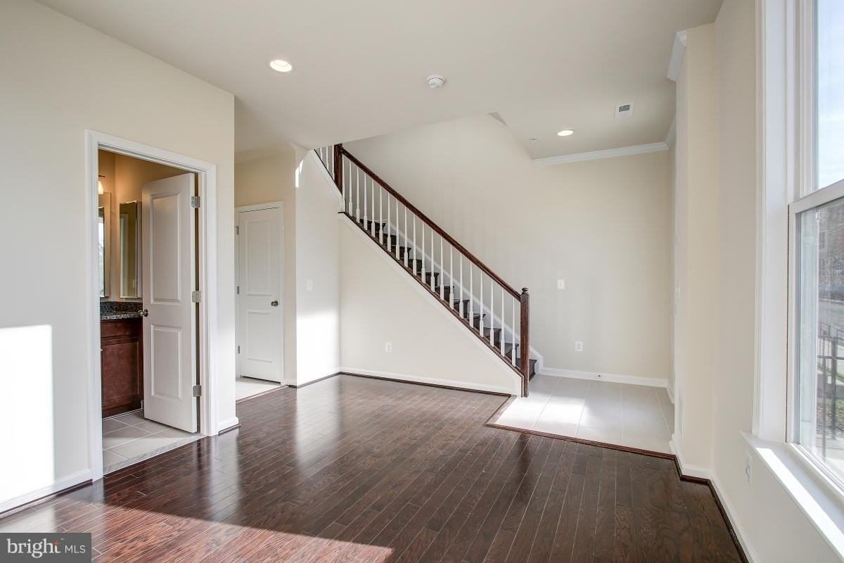 14596 Lakestone Dr - Photo 3 of 35