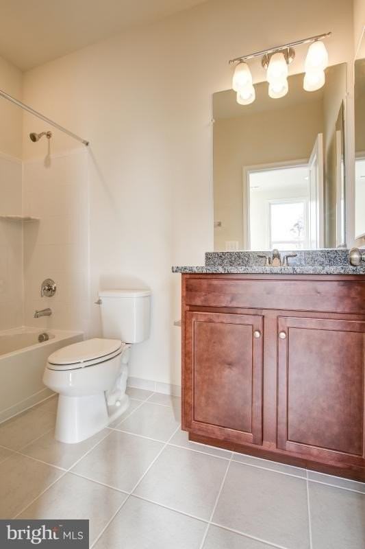 14596 Lakestone Dr - Photo 4 of 35
