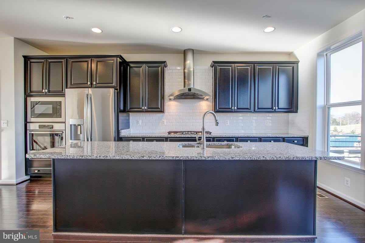 14596 Lakestone Dr - Photo 7 of 35