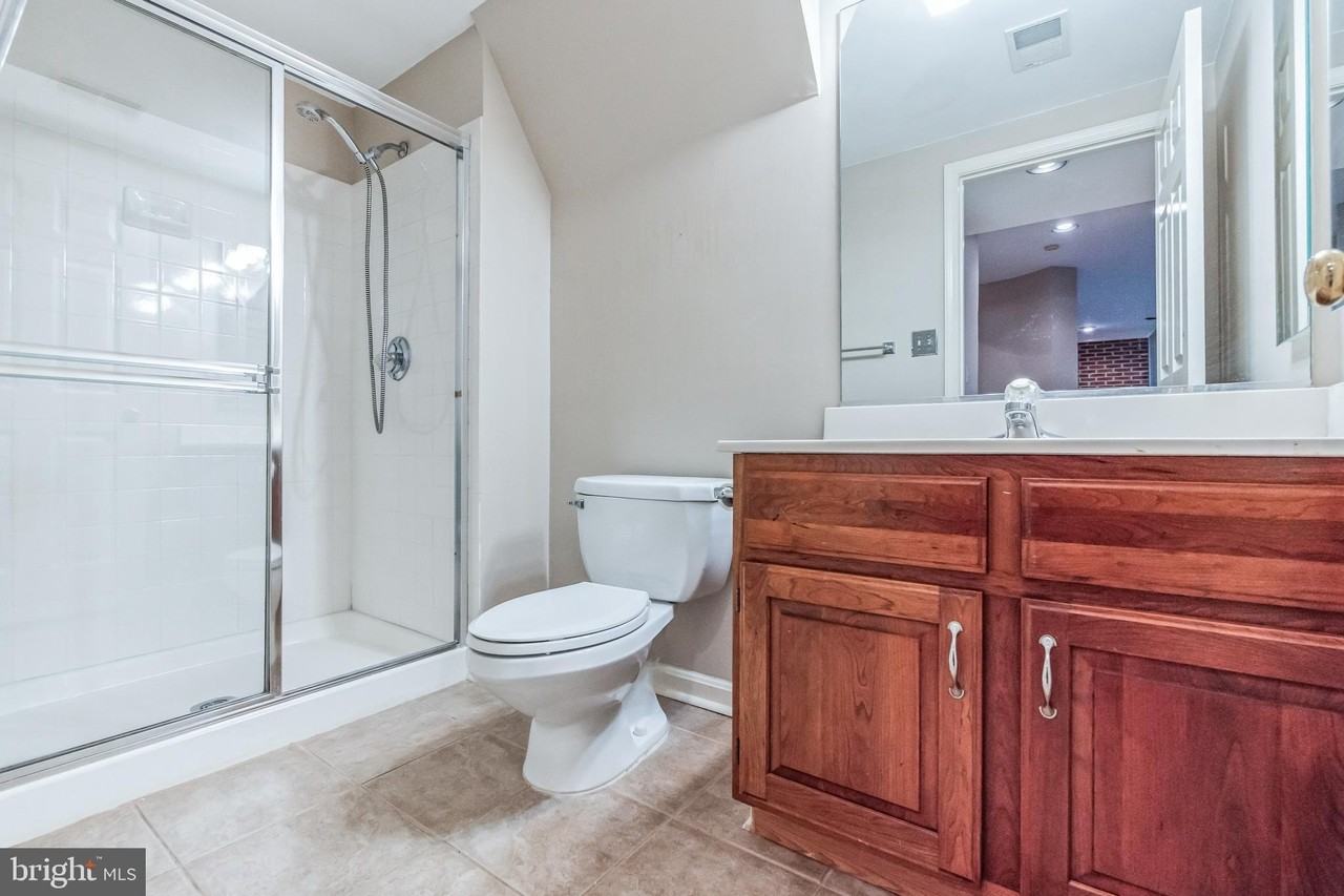 2145 Wolftrap Ct - Photo 7 of 41