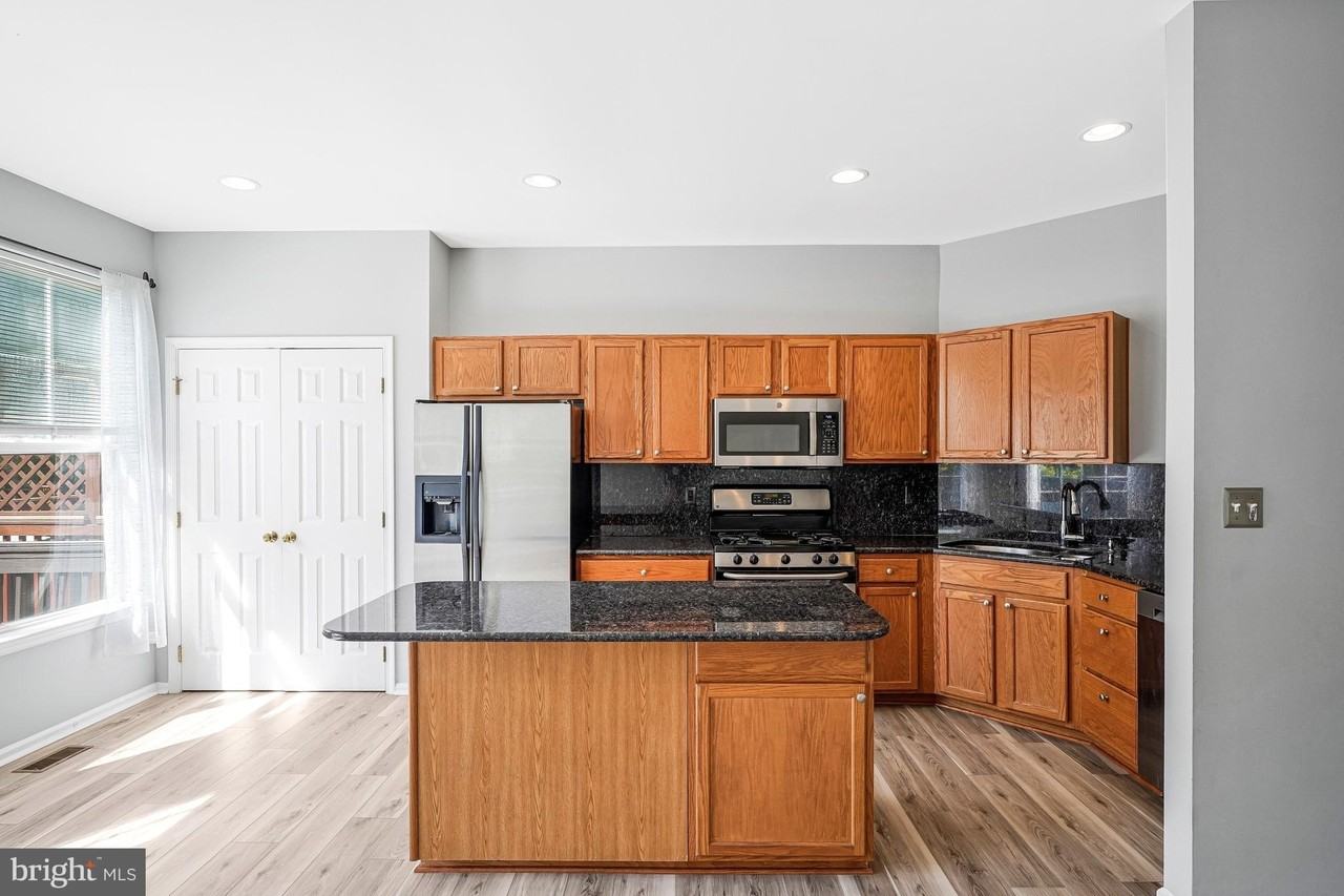21547 Field Station Ter - Photo 2 of 31
