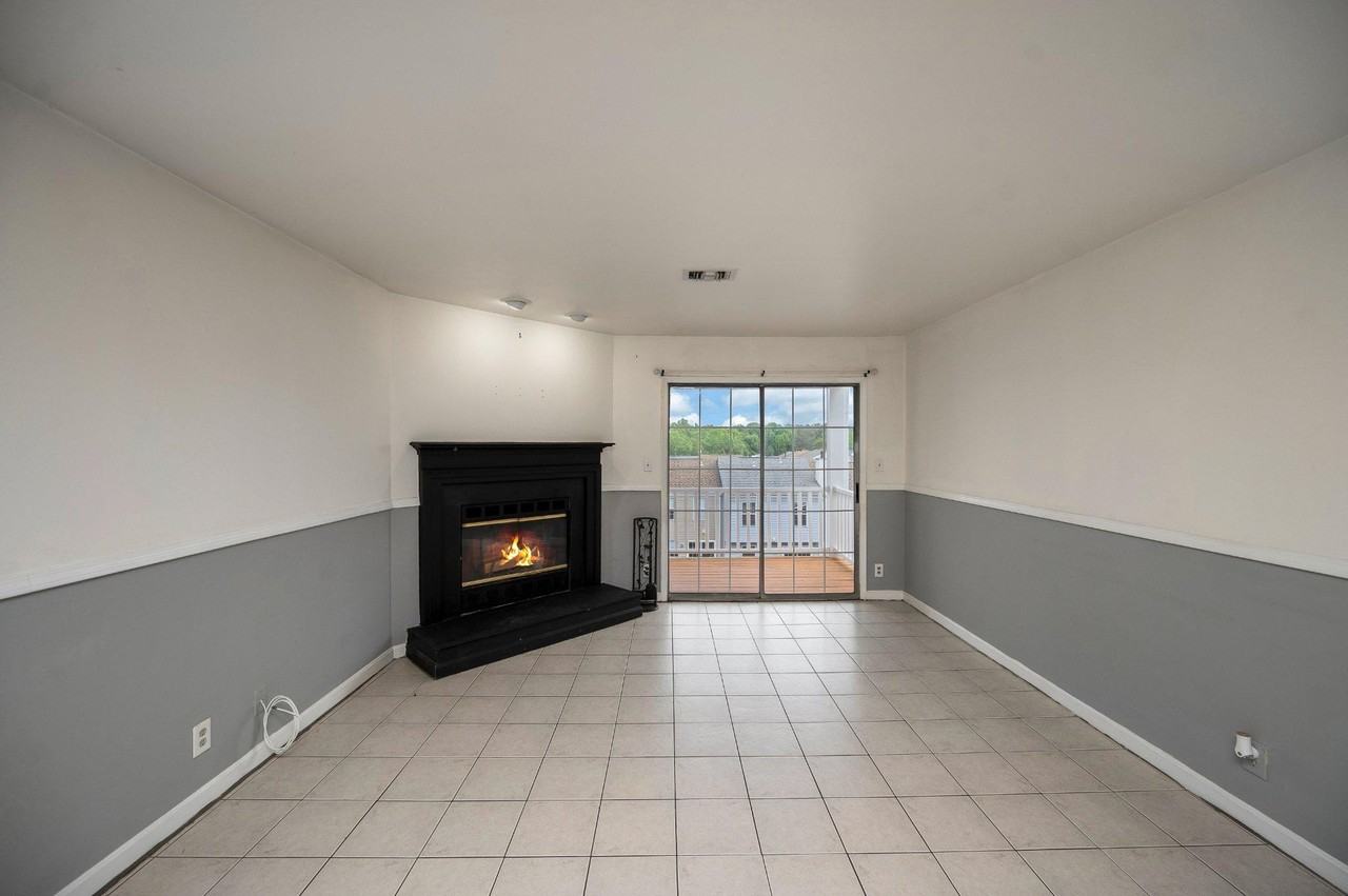 102 Picadilly Ln #203 - Photo 3 of 27