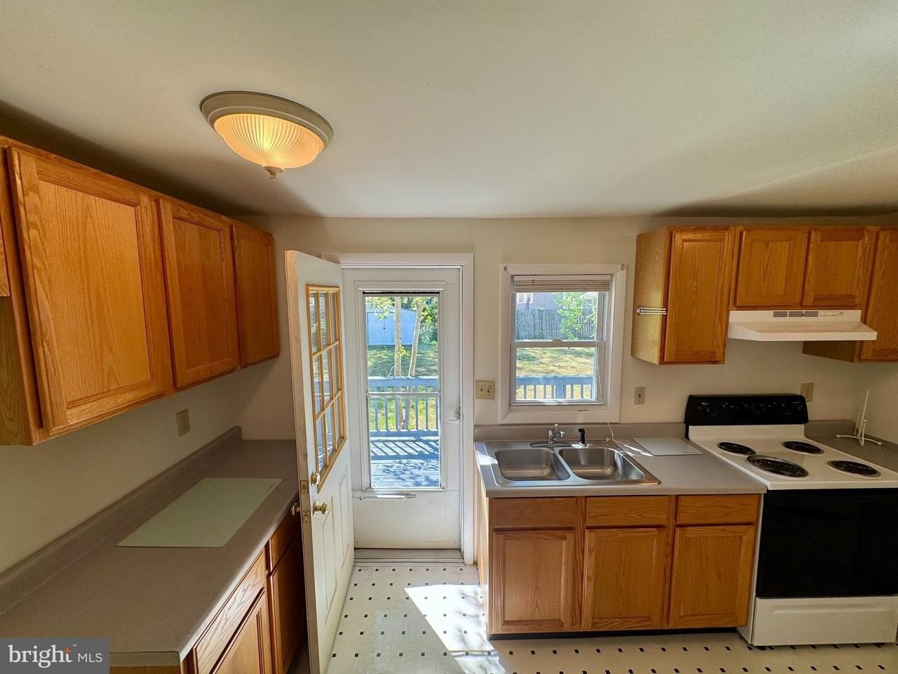 124 10th St - Photo 6 of 20