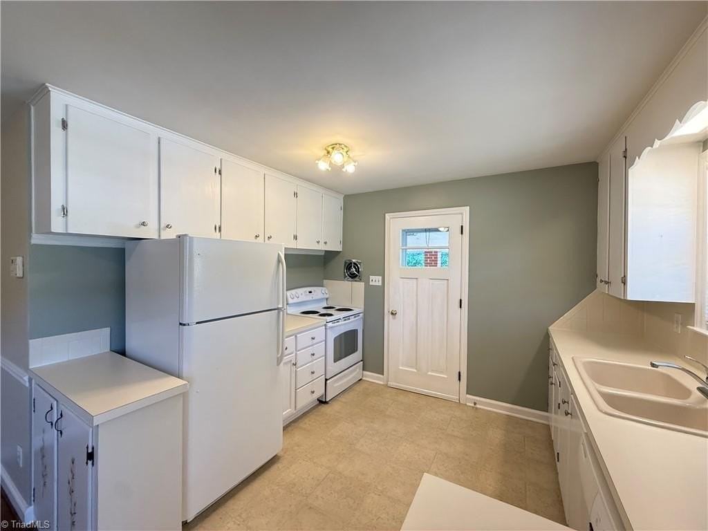 1407 Capri Rd - Photo 4 of 20