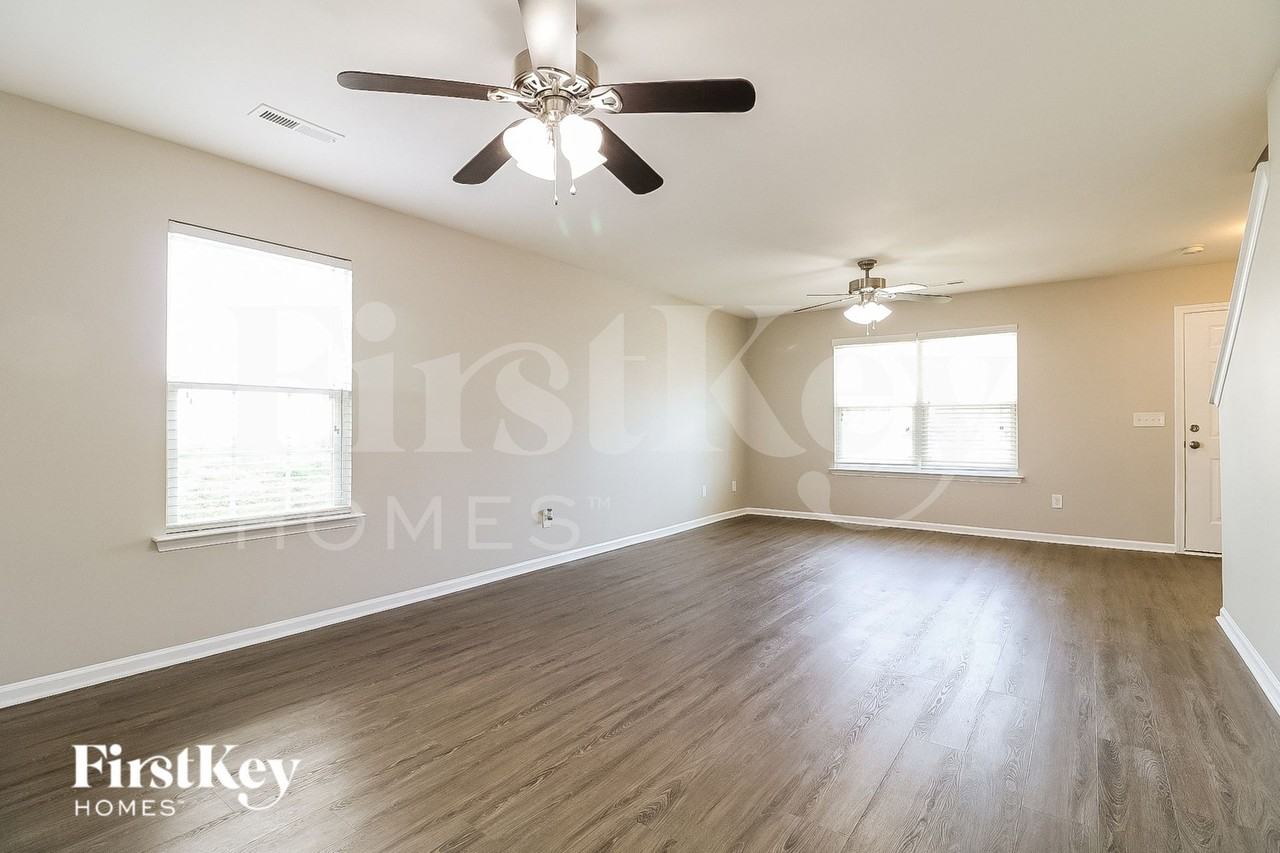 6618 Glenville Dr - Photo 3 of 15