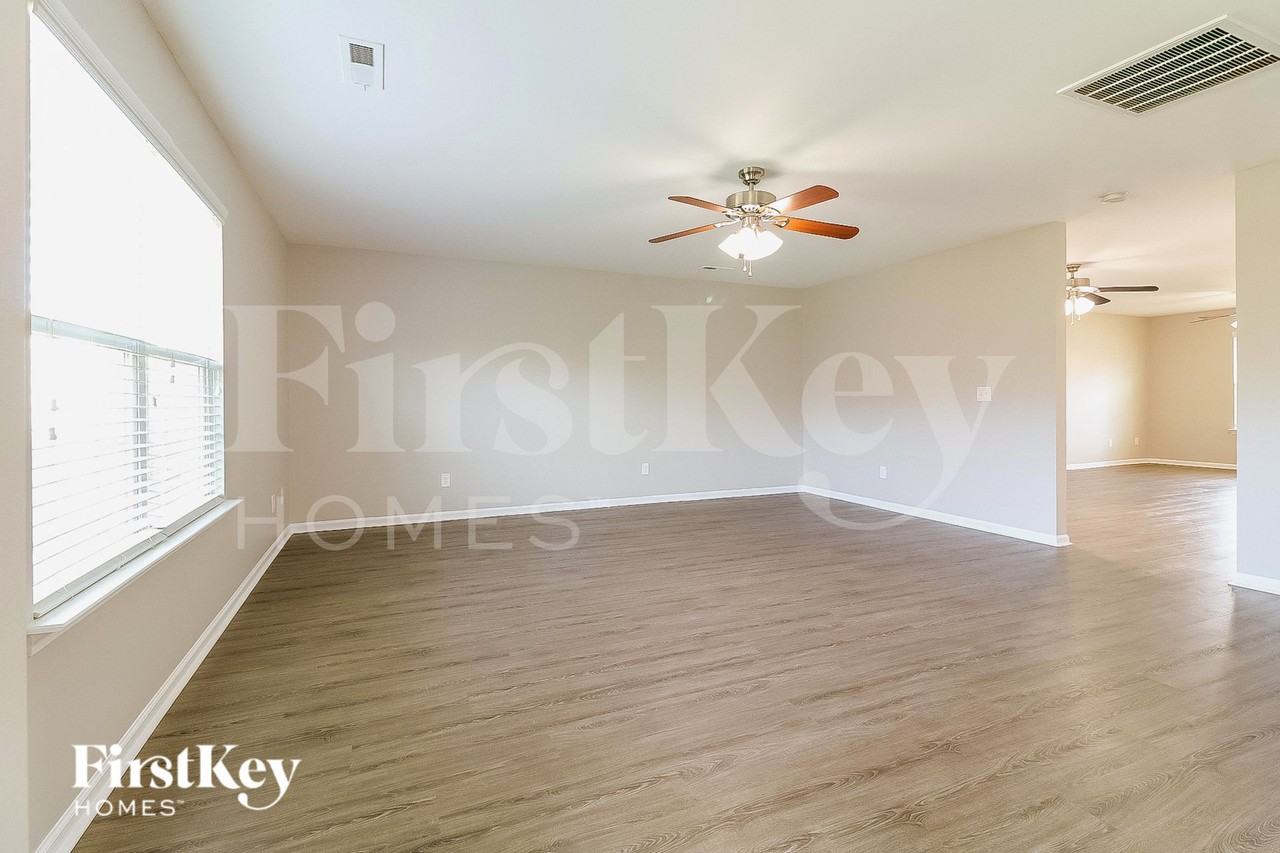 6618 Glenville Dr - Photo 4 of 15