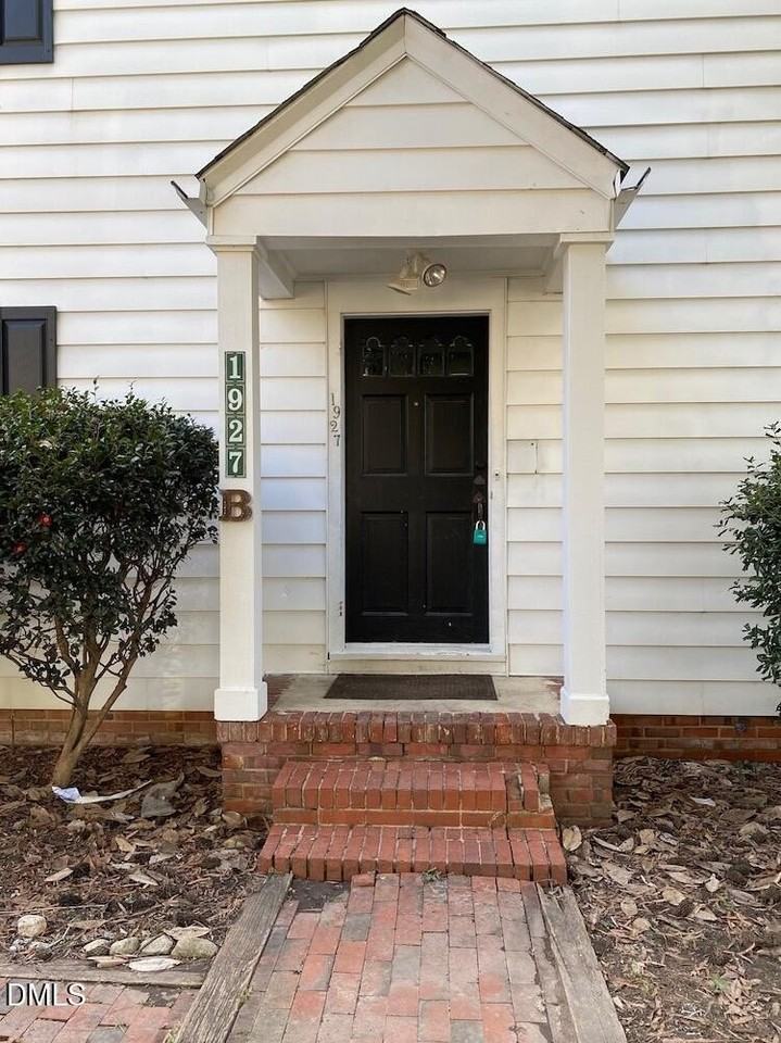 1927 Ward St #B - Photo 2 of 24
