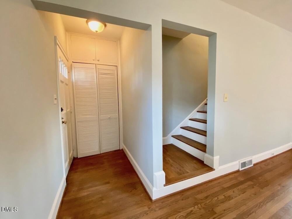 1927 Ward St #B - Photo 3 of 24