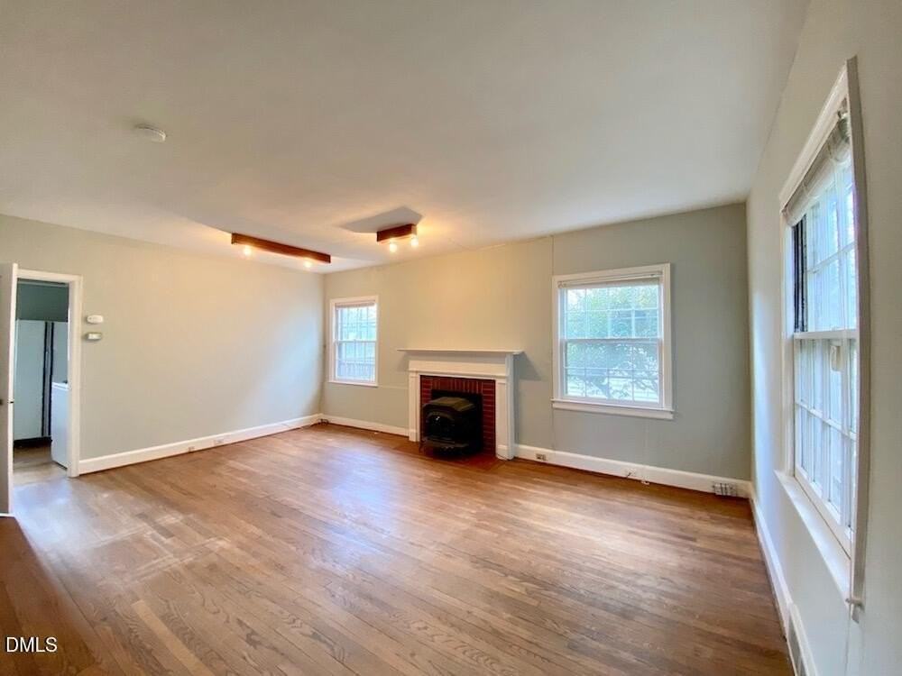 1927 Ward St #B - Photo 4 of 24
