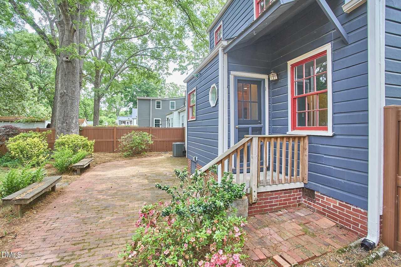2020 Pershing St #A - Photo 7 of 48